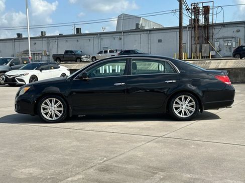 Used 2008 Toyota Avalon Limited FWD image 3
