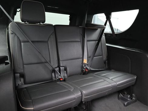 Used 2023 Chevrolet Suburban Premier AWD/4WD image 34