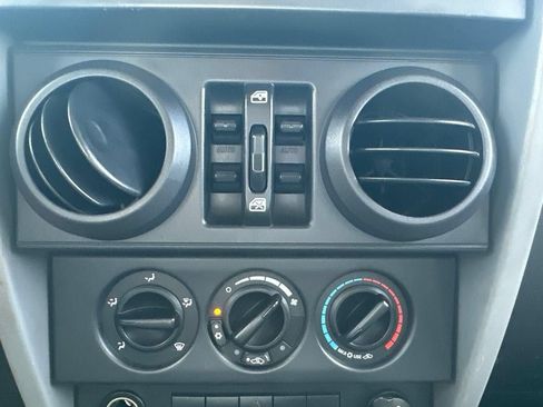 Used 2009 Jeep Wrangler Unlimited X AWD/4WD image 30