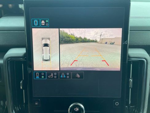 Used 2025 GMC Yukon AT4 Ultimate AWD/4WD image 22