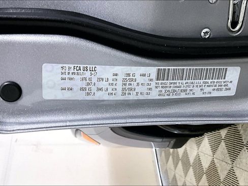 Used 2018 Jeep Compass Latitude w/ Cold Weather Group image 32