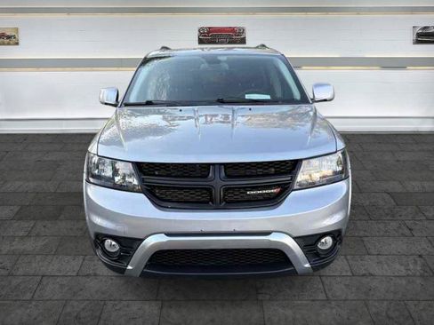 Used 2020 Dodge Journey Crossroad FWD image 2