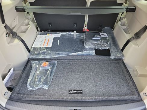 New 2026 Volkswagen Atlas SE image 6