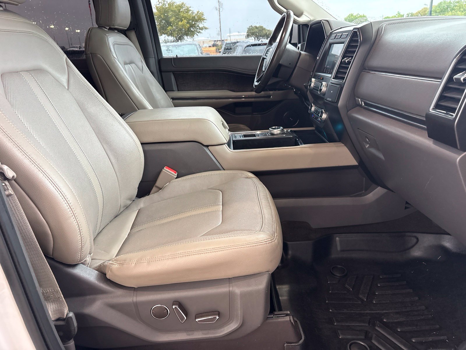 Used 2019 Ford Expedition Max Limited w/ Driver Assistance Package RWD image 25