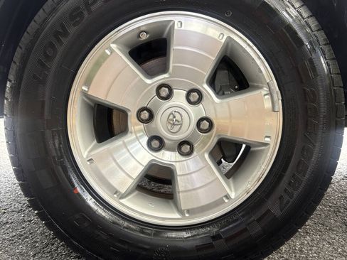 Used 2011 Toyota Tacoma PreRunner w/ TRD Sport Pkg RWD image 17