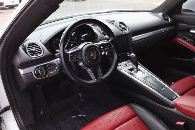 Used 2018 Porsche 718 Cayman RWD image 24