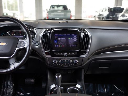 Used 2020 Chevrolet Traverse LT FWD image 21