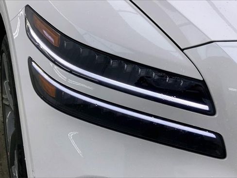 Used 2025 Genesis GV80 3.5T Prestige image 15