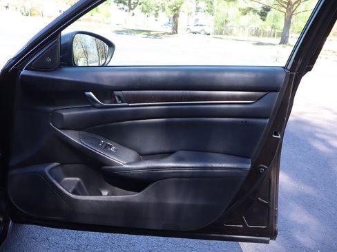 Used 2018 Honda Accord EX-L image 26