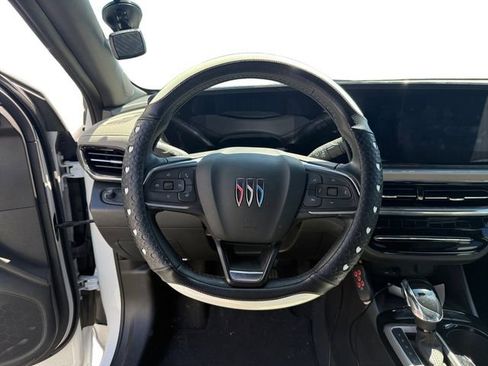 Used 2025 Buick Envista Avenir FWD image 12