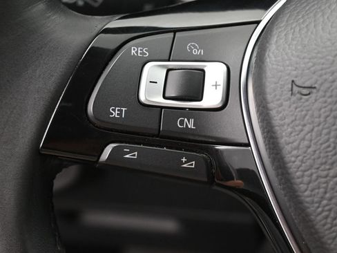 Used 2018 Volkswagen Atlas SE FWD image 16