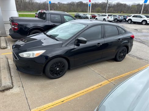 Used 2017 Ford Focus S image 1