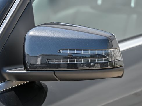 Used 2013 Mercedes-Benz C 300 4MATIC Sedan image 9