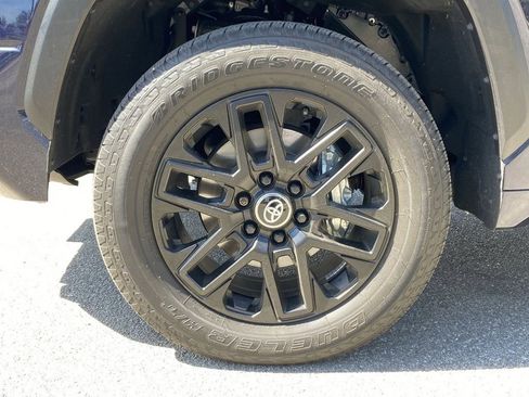 Used 2025 Toyota Tundra Limited image 14