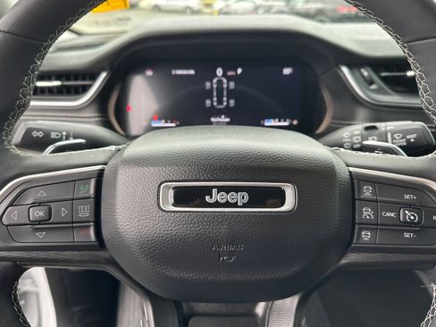 Used 2023 Jeep Grand Cherokee L Laredo w/ Luxury Tech Group I AWD/4WD image 28