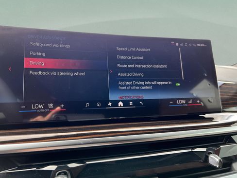 Used 2026 BMW X7 M60i image 16