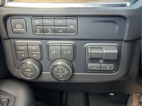 New 2026 Chevrolet Tahoe High Country AWD/4WD image 31