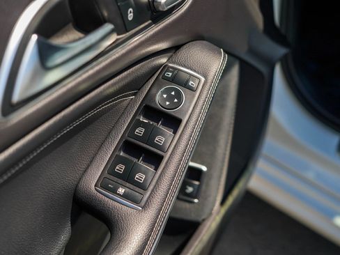 Used 2019 Mercedes-Benz CLA 250 4MATIC image 10