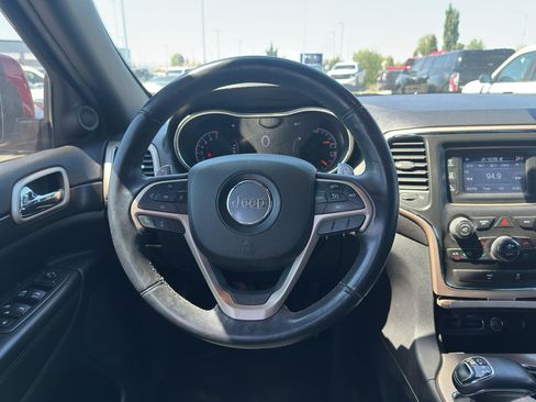Used 2014 Jeep Grand Cherokee Laredo AWD/4WD image 19