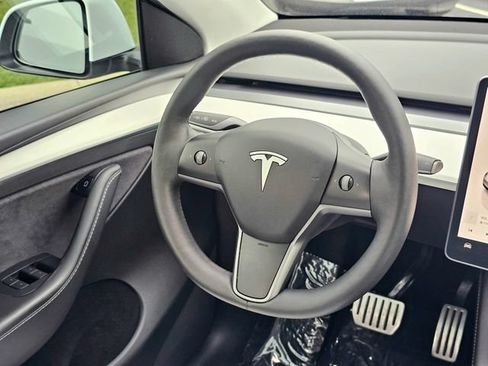 Used 2022 Tesla Model Y Performance AWD/4WD image 30