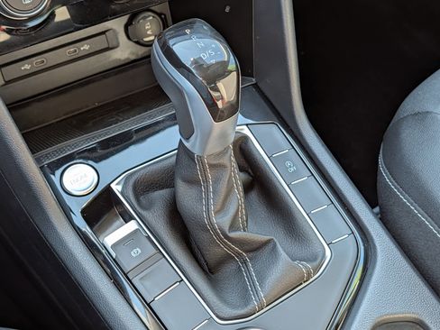 Certified 2024 Volkswagen Taos SE AWD/4WD image 24