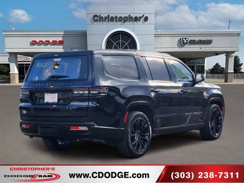 Used 2023 Jeep Grand Wagoneer Series III w/ Rear Seat Video Group 1 AWD/4WD image 3