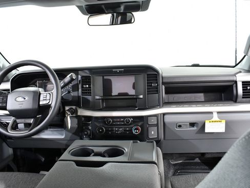 New 2026 Ford F250 XL w/ XL Off-Road Package image 7
