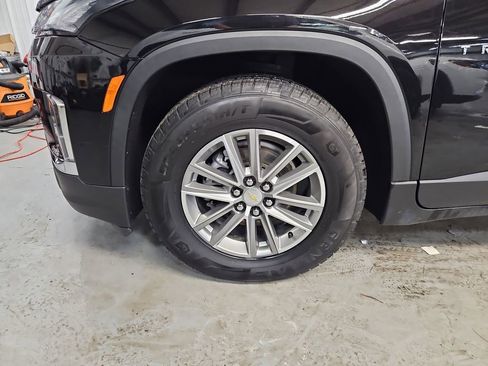 Used 2023 Chevrolet Traverse LT AWD/4WD image 11