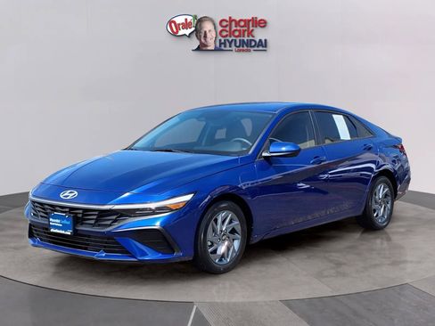 Certified 2024 Hyundai Elantra SEL FWD image 1