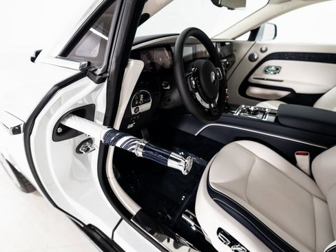 Used 2025 Rolls-Royce Spectre w/ Spectre Launch Package image 13