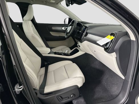 New 2026 Volvo XC40 B5 Ultra AWD/4WD image 26