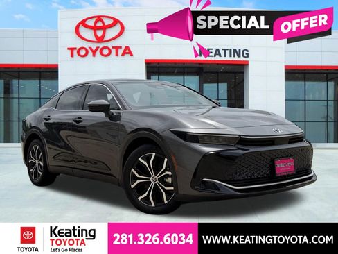 Used 2023 Toyota Crown Platinum AWD/4WD image 1