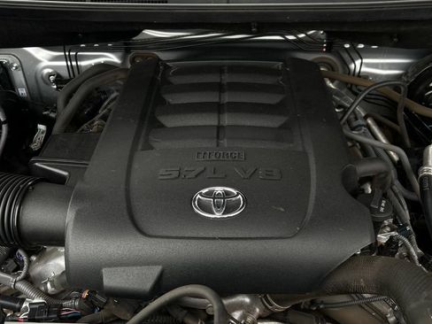 Used 2018 Toyota Tundra SR5 AWD/4WD image 12