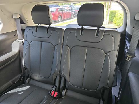 Used 2023 Jeep Grand Cherokee L Limited w/ Luxury Tech Group II RWD image 9
