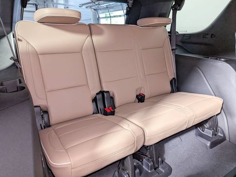 Used 2024 Chevrolet Tahoe Premier RWD image 38