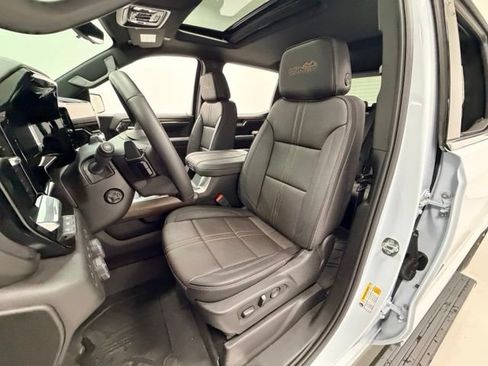 Used 2026 Chevrolet Silverado 1500 High Country AWD/4WD image 24