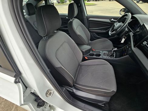 Used 2025 Volkswagen Jetta Sport FWD image 30