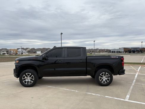 Used 2019 Chevrolet Silverado 1500 Custom Trail Boss w/ Custom Convenience Package image 2