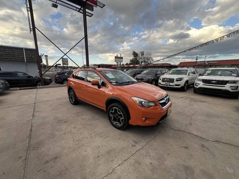 Used 2014 Subaru Crosstrek 2.0i Premium w/ Moonroof Package AWD/4WD image 3