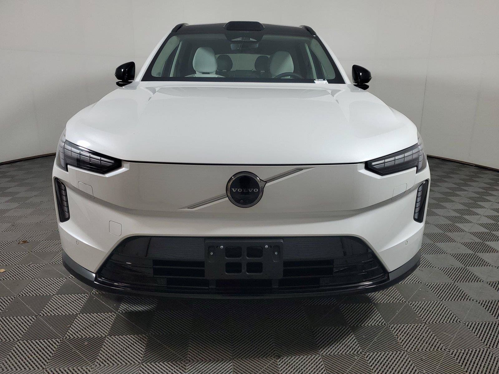 Used 2025 Volvo EX90 Plus AWD/4WD image 2