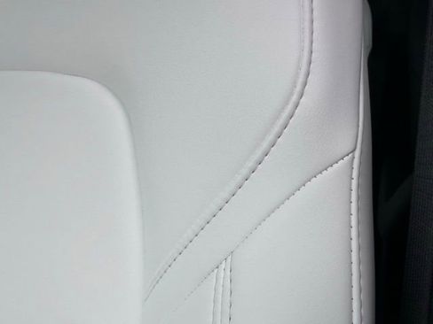 Used 2023 Tesla Model Y Long Range image 17