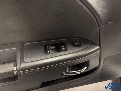 Used 2014 Dodge Challenger SRT8 image 41