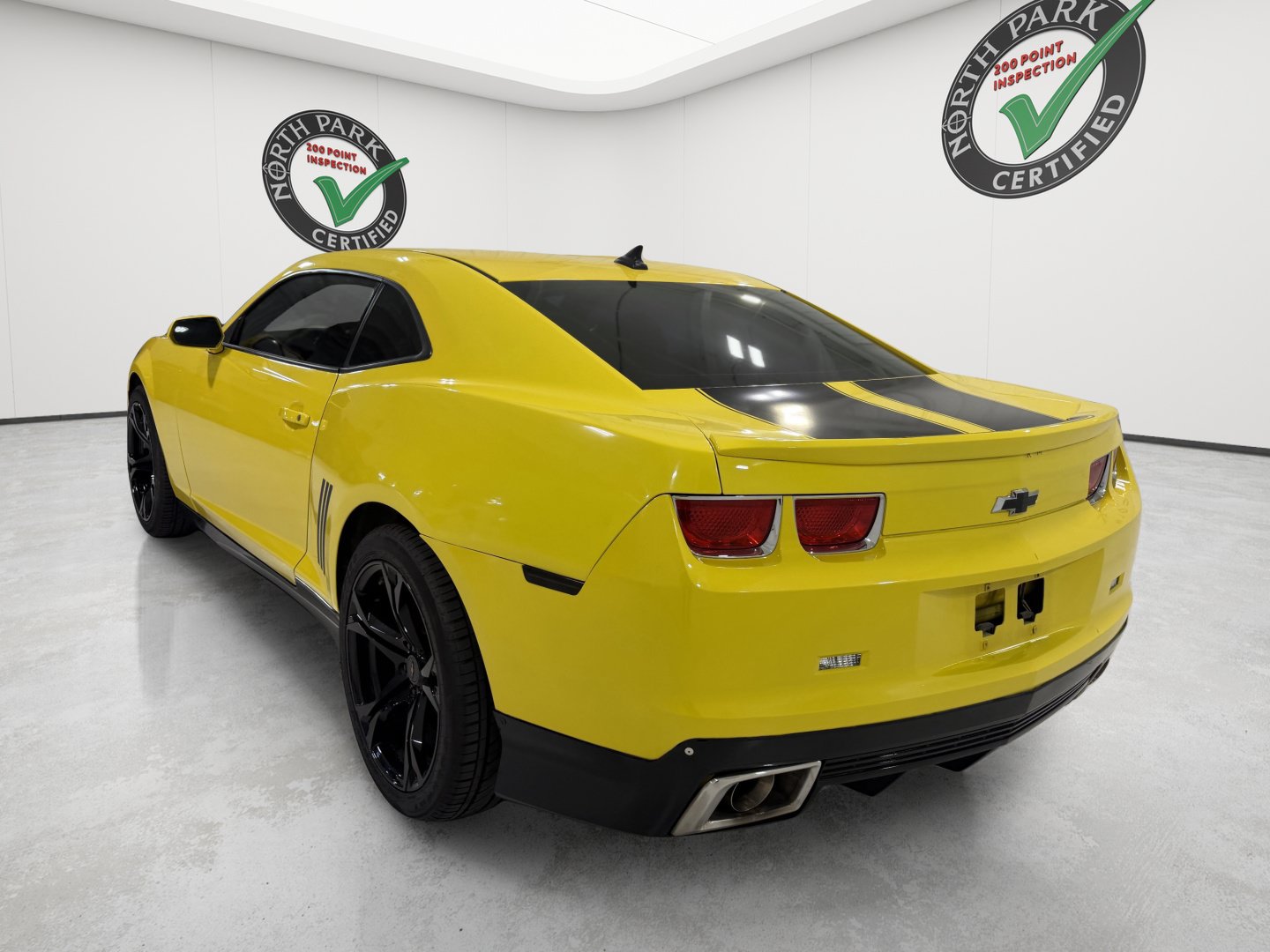 Used 2010 Chevrolet Camaro SS w/ LPO, Ground Effects Package RWD image 3