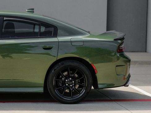 Used 2019 Dodge Charger Scat Pack RWD image 14