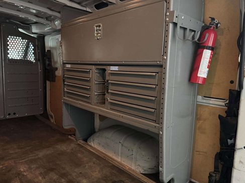 Used 2017 Nissan NV 3500 SV RWD image 8