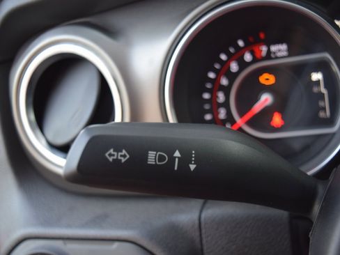 Used 2018 Jeep Wrangler Unlimited Rubicon w/ Dual Top Group image 14