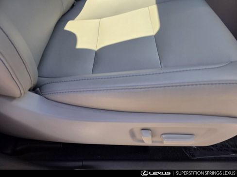 Used 2019 Toyota Highlander XLE AWD/4WD image 31