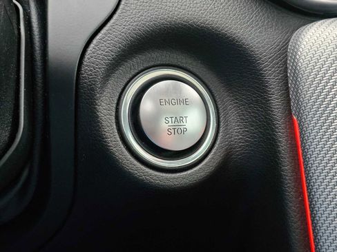 Used 2018 Mercedes-Benz SLC 300 image 32