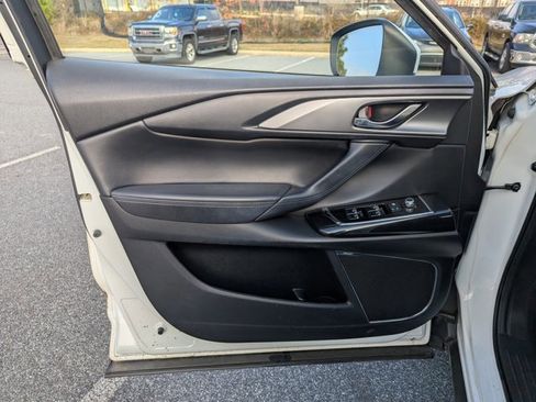 Used 2018 MAZDA CX-9 Touring w/ Touring Premium Package image 19