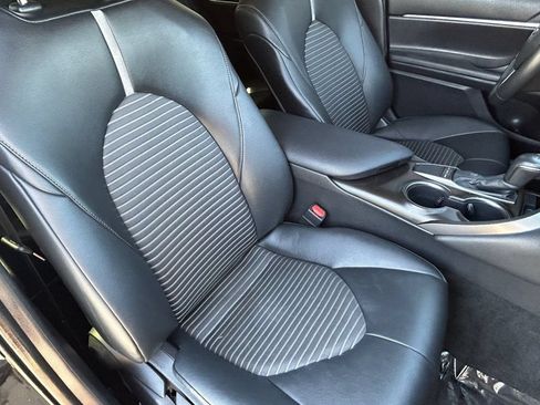 Used 2022 Toyota Camry SE FWD image 12